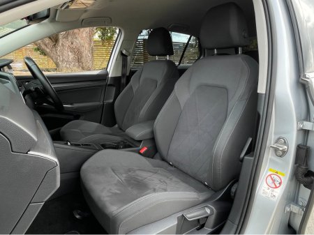 2021 Volkswagen Golf 2.0 TDI STYLE..huge spec..warranty included..finance provided €20,900 thumbnail