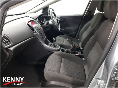 2014 Vauxhall Astra SC 1.4 100PS 5DR €13,993 thumbnail