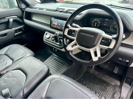 2022 Land Rover Defender ++LOW KM++ 3 SEATS / PLUS VAT €53,000 thumbnail