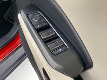 2025 Lexus LBX Elegant €39,950 thumbnail