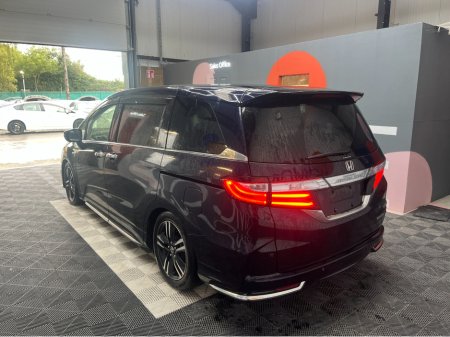 2017 Honda Odyssey 2017 HONDA ODYSSEY 7 SEATER ABSOLUTE 2.0L HYBRID / 98K KMS / ADAPTIVE CRUISE CONTROL, ELECTRIC DOORS, REVERSE CAMERA & MORE €21,950