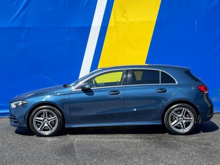 2021 Mercedes-Benz A Class A250e AMG-LINE 1.3 HYBRID // 18