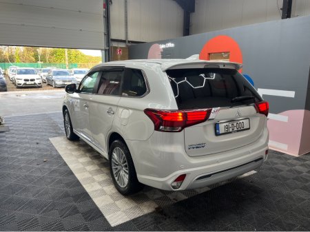 2019 Mitsubishi Outlander 2019 MITSUBISHI OUTLANDER PHEV 2.4L HYBRID / 64K KMS / ADAPTIVE CRUISE CONTROL, HEATED SEATS, REVERSE CAMERA & MORE €22,950
