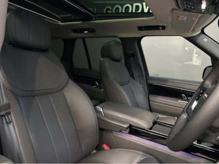 2025 Land Rover Range Rover P460 E-HYBRID HIGH SPEC NEW €149,950 thumbnail