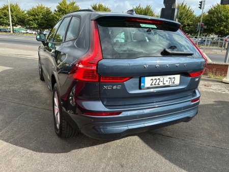 2022 Volvo XC60 B4 D MOMENTUM 5DR AUTO €49,750