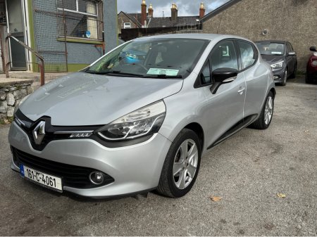2016 Renault Clio Ideal starter car €9,700
