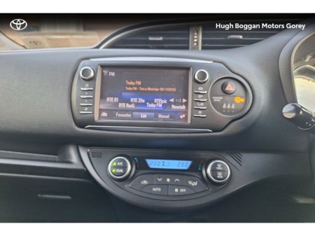 2018 Toyota Yaris 1.5 VVT-I CVT DESIGN 5DR AUTO €17,950 thumbnail