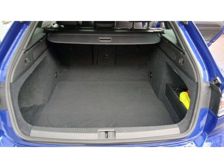 2025 Volkswagen Arteon 2.0TDI D7F 150HP R-LINE SHOOTING BRAKE, LAPIZ BLUE. €54,950 thumbnail