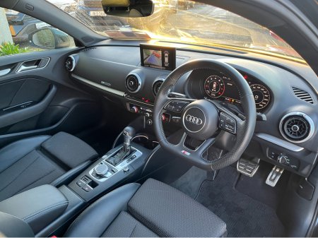 2020 Audi A3 S-LINE HATCHBACK AUTOMATIC 1.4 PETROL //ONLY 5653 MILES//HIGH SPEC//HEATED HALF LEATHER SEATS//KEYLESS ENTRY//REVERSE CAMERA//BLIND SPOT WARNING//CARPLAY// €25,950 thumbnail