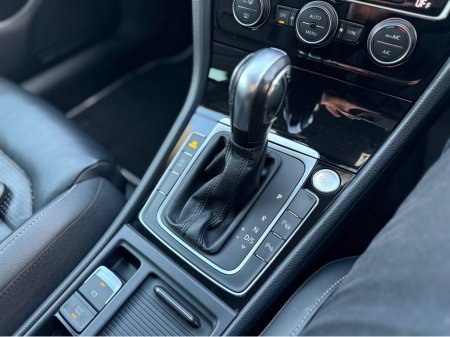 2019 Volkswagen Golf HIGHLINE PRO - 2.0L DIESEL - AUTO - 12M WARRANTY - CAR: 1600 €21,950 thumbnail