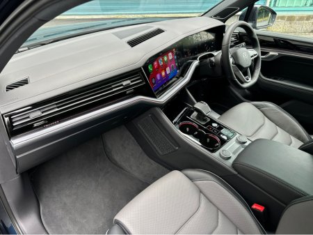 2023 Volkswagen Touareg N1 2 Seat Commercial Van €59,950 thumbnail