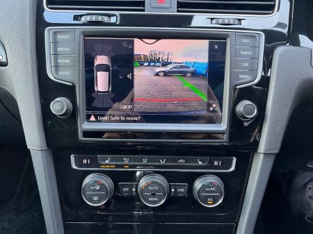 2015 Volkswagen Golf R 4MOTION 2.0 TSI // 300 BHP // CADIZ DIAMOND CUT ALLOYS // LEATHER HEATED SPORT SEATS €25,900 thumbnail