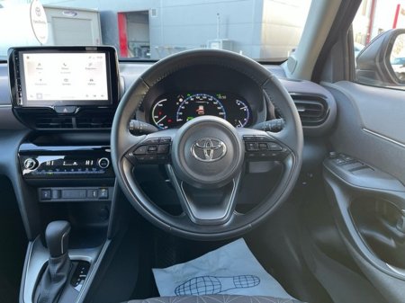2024 Toyota Yaris Cross CROSS SOL 4DR AUTO €31,950 thumbnail