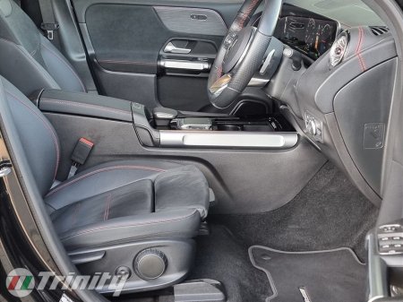 2024 Mercedes-Benz EQB * 7 SEATER * AMG PREMIUM * SUNROOF * STUNNING EV SUV * TRINITY VOLKSWAGEN * €45,950 thumbnail