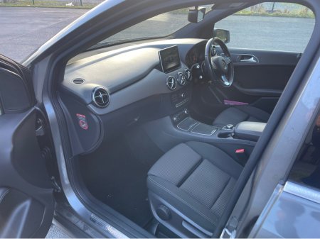2016 Mercedes-Benz B Class B SERIES  5DR AUTOMATIC €13,750 thumbnail