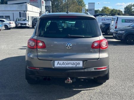 2011 Volkswagen Tiguan 4X4 2.0 TDI 4WD 140BHP TRACK & FIELD €8,450 thumbnail