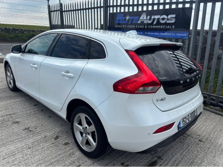2015 Volvo V40 T3 AUTOMATIC DESIGN €13,750