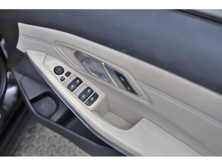 2022 BMW 3 Series 320D M SPORT *FULL BEIGE LEATHER* €39,890 thumbnail