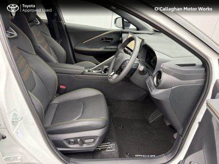 2025 Toyota C-HR C-HR PHEV PREMIERE EDITIO €46,950 thumbnail