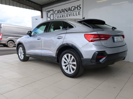 2022 Audi Q3 35 TDI 150HP S Tronic SE €39,995