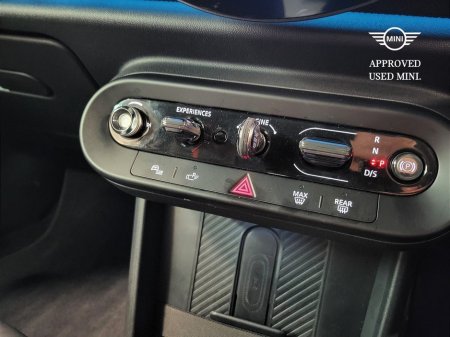 2025 MINI Hatch COOPER 3Dr Sport Auto €40,975 thumbnail