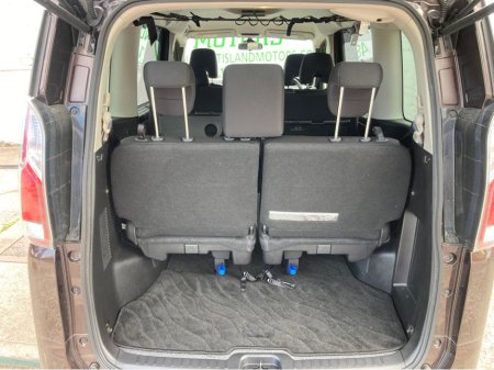 2017 Nissan Serena 2.0i HYBRID 8 SEATER PETROL AUTOMATIC €18,900 thumbnail