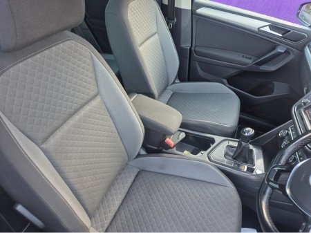 2017 Volkswagen Tiguan COMFORTLINE 2.0 TDI 115BHP 115HP MANUAL 6SPEED FWD 4 €17,900 thumbnail