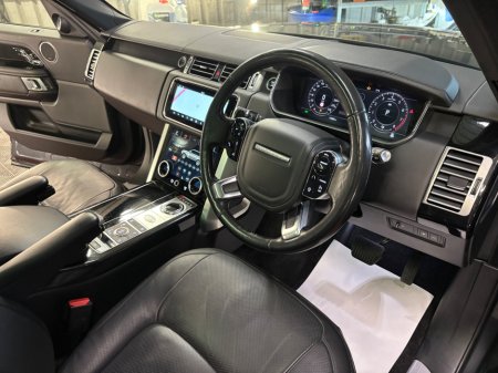 2021 Land Rover Range Rover 2.0 PHEV Vogue €57,950 thumbnail