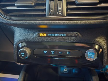 2025 Ford Kuga ST-LINE X PHEV PAN ROOF €42,900 thumbnail