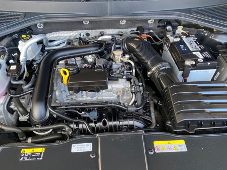 2023 Volkswagen T-Roc LIFE 1.0 TSI MANUAL 6SPEED FWD 110HP 5 €27,450 thumbnail