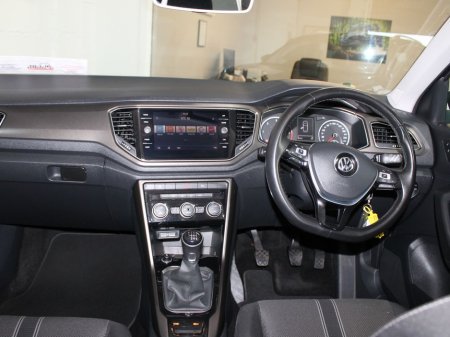 2019 Volkswagen T-Roc Design 1.6tdi M6f115hp 5DR €20,500 thumbnail