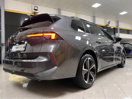 2024 Opel Astra As New (242) AUTOMATIC DIESEL Sports Tourer ELEGANCE As New Tint Kms Superb Value www.bolands.ie Est.1955 €30,750