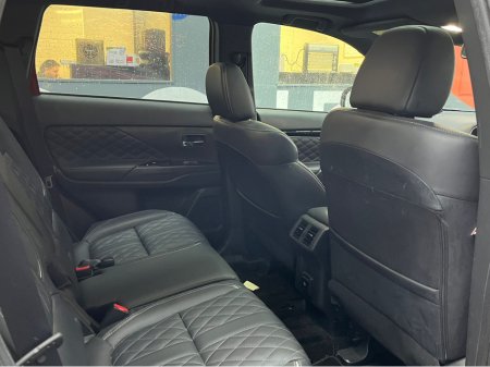 2018 Mitsubishi Outlander €19950! 2018 MISTUBISHI OUTLANDER PHEV HEATED SEATS - SUNROOF - HEATED STEERING WHEEL - CRUISE CONTROL - Reverse Camera €19,950 thumbnail