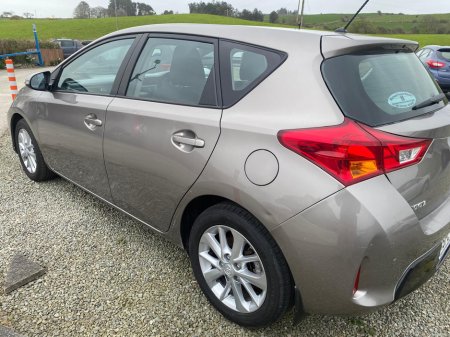 2015 Toyota Auris 1.4 Aura €10,950 thumbnail