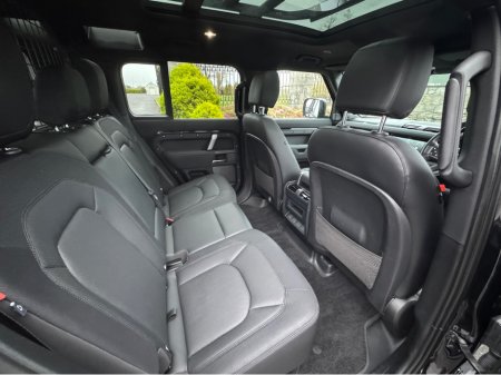 2023 Land Rover Defender 110 P400e X-DYNANIC AUTO URBAN==HUGE SPEC== €84,950 thumbnail