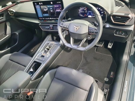 2025 SEAT Leon 2.0TDI 150hp Auto €38,945 thumbnail