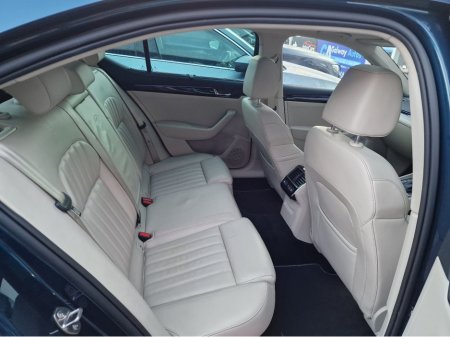 2016 Skoda Superb LAURIN & KLEMENT 2.0 AUTOMATIC €17,950 thumbnail