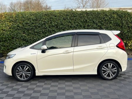 2016 Honda Fit SPORT 1.5 HYBIRD AUTO // REVERSE CAMERA // DIAMOND CUT ALLOYS // DIGITAL CLIMATE CONTROL €11,500