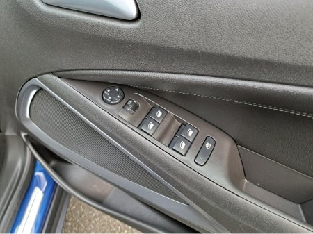 2022 Opel Crossland SRI 1.5TD 110BHP **HALF LEATHER** €18,950 thumbnail