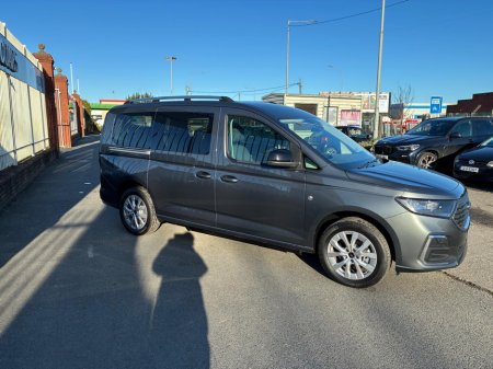 2026 Ford Tourneo Connect Advance - Drive from wheelchair/ upfront passenger