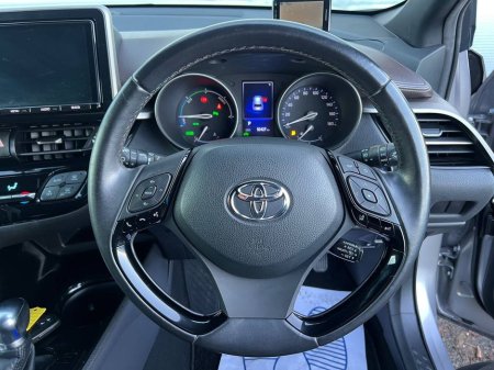 2017 Toyota C-HR MODELLISTA 1.8 HYBRID // 18
