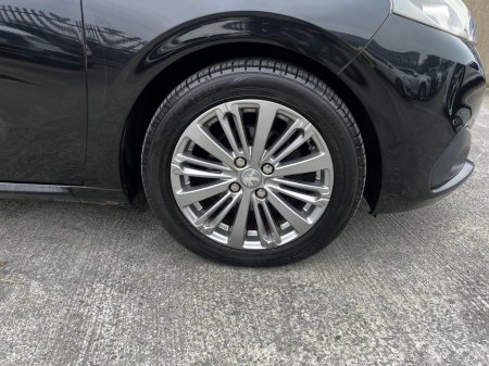 2016 Peugeot 208 Peugeot 208 1.2 petrol auto loaded with extras €10,750