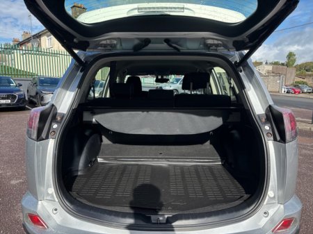 2016 Toyota Rav4 FRESH SELECTION OF TRADE-INS RAV4 2.5 HYBRID LUNA €22,500 thumbnail