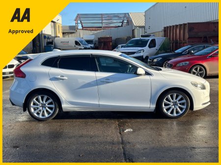 2014 Volvo V40 1.6T4 SE 5DR AUTO FULLY LOADED WITH EXTRAS €11,450