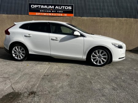 2015 Volvo V40 Volvo V40 T4 1.6 petrol automatic €11,900