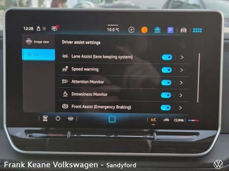 2026 Volkswagen Crafter HIGHLINE 30 MWB 140BHP M6F *APPLE CARPLAY/ANDROID AUTO* *REAR VIEW CAMERA* *FRONT AND REAR PARKING SENSORS* *LED CARGO LIGHTS* *AIR CONDITIONING* €39,367 thumbnail