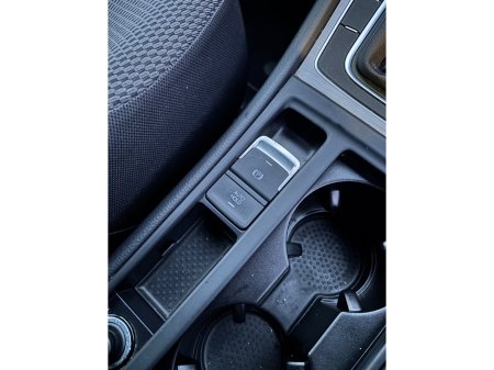 2015 Volkswagen Golf  €10,995 thumbnail