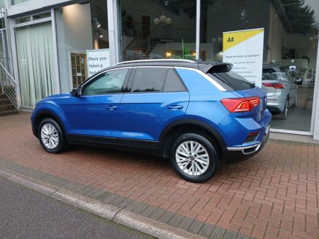 2021 Volkswagen T-Roc 1.0 TSI 110bhp Design, Ravenna Blue with Black Roof, Rear Camera. €23,900 thumbnail