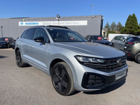 2024 Volkswagen Touareg Black Edition