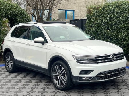 2020 Volkswagen Tiguan HIGHLINE 4MOTION 2.0 TDI // OPENING PAN ROOF // DIAMOND CUT ALLOYS // LEATHER HEATED SEATS €32,950 thumbnail